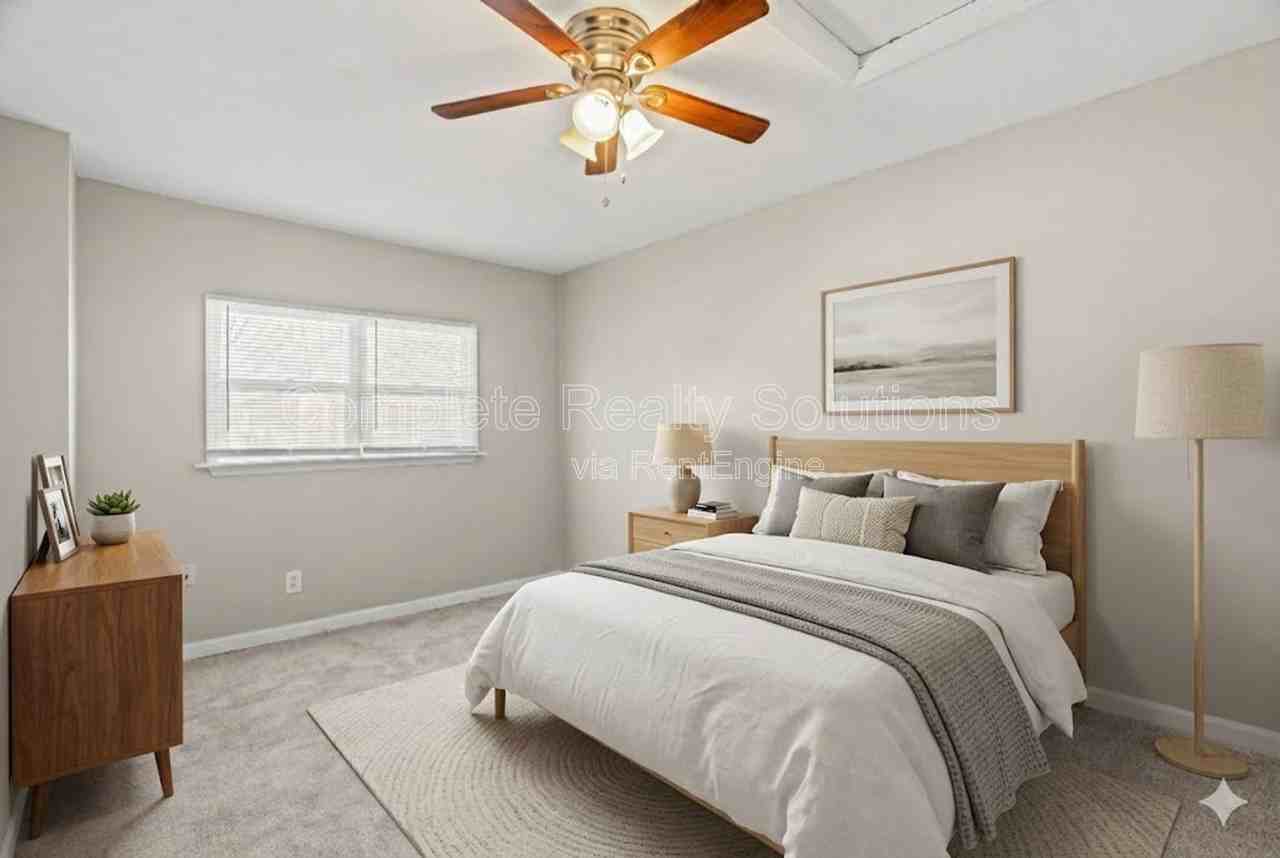 9750 Lorna Ln - Photo 6 of 28