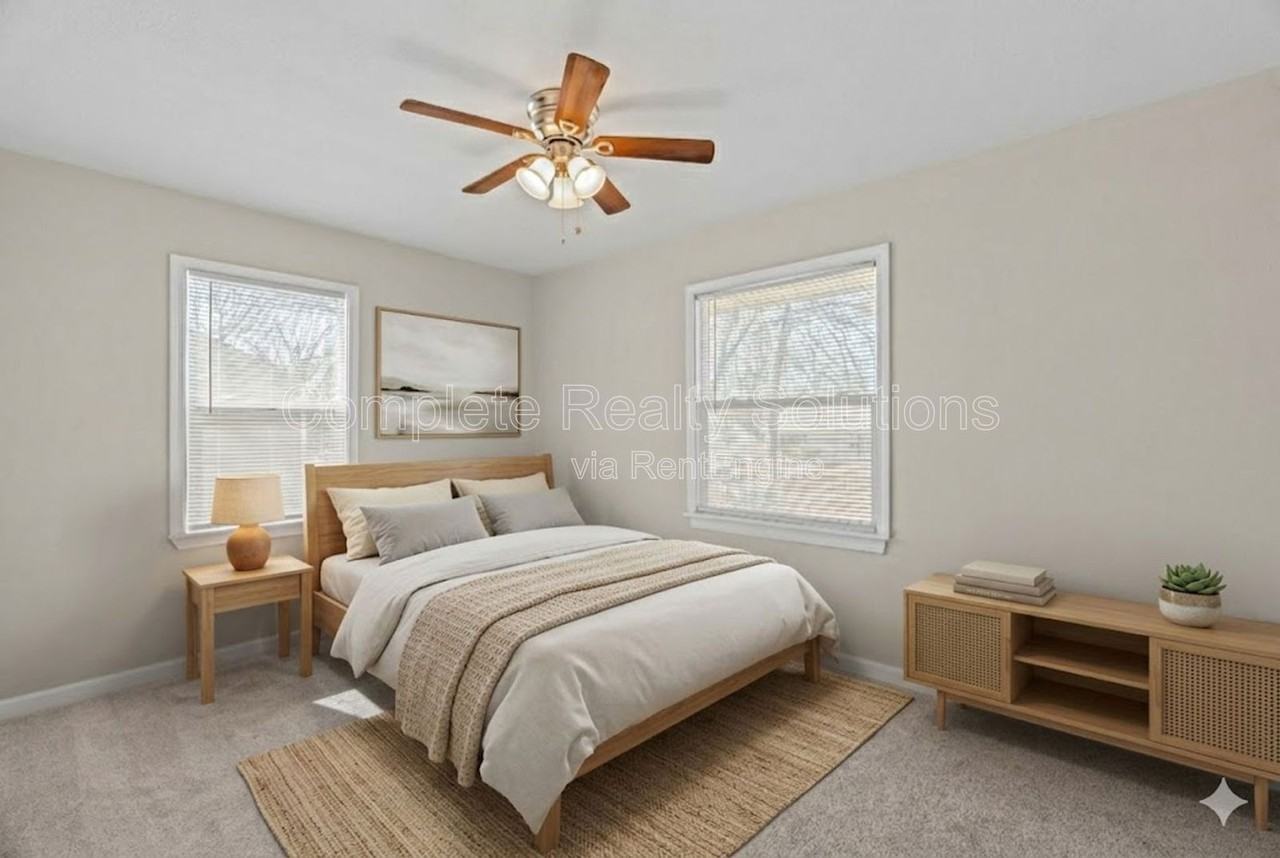 9750 Lorna Ln - Photo 7 of 28