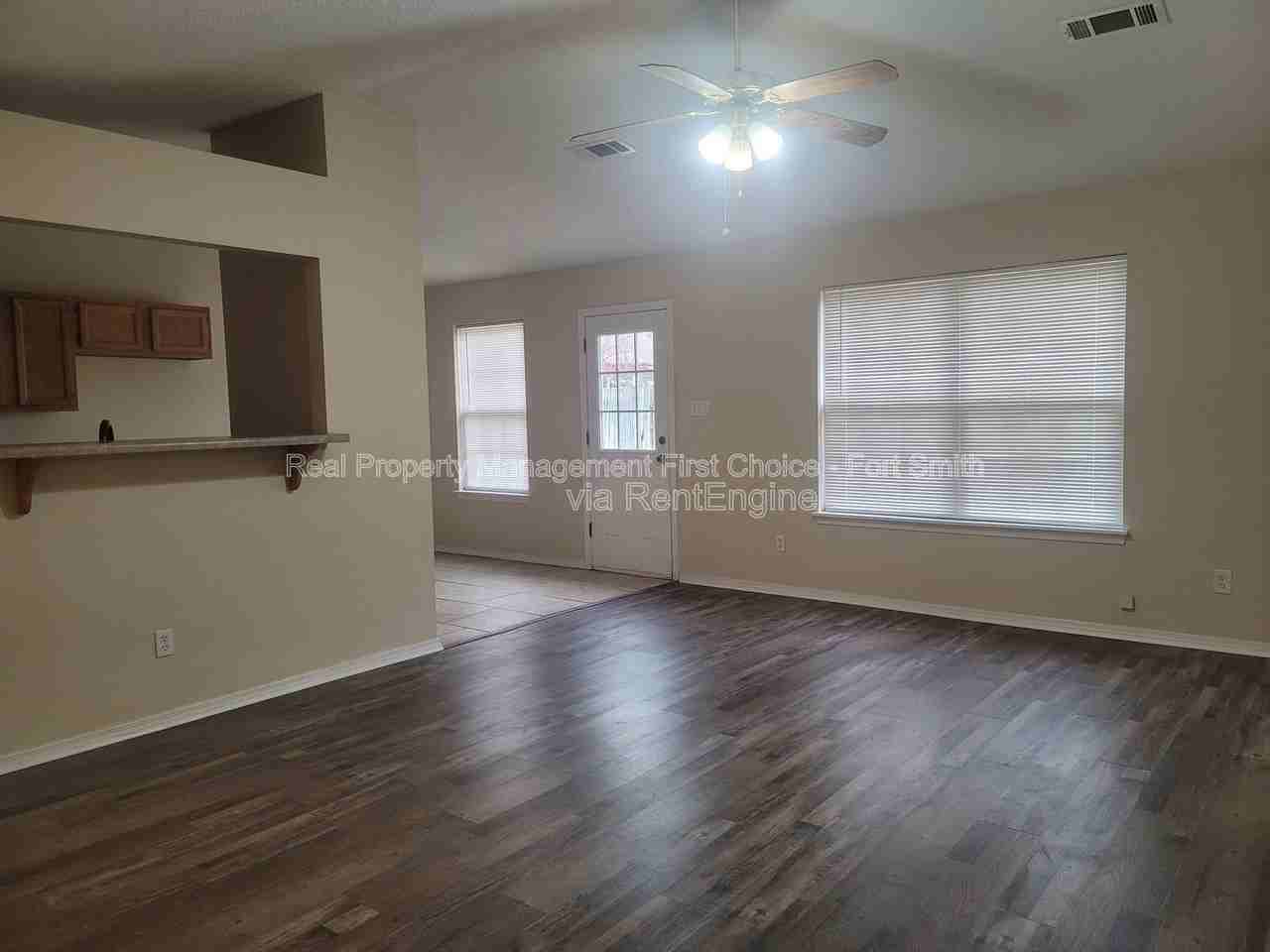 3802 Owen St - Photo 5 of 23