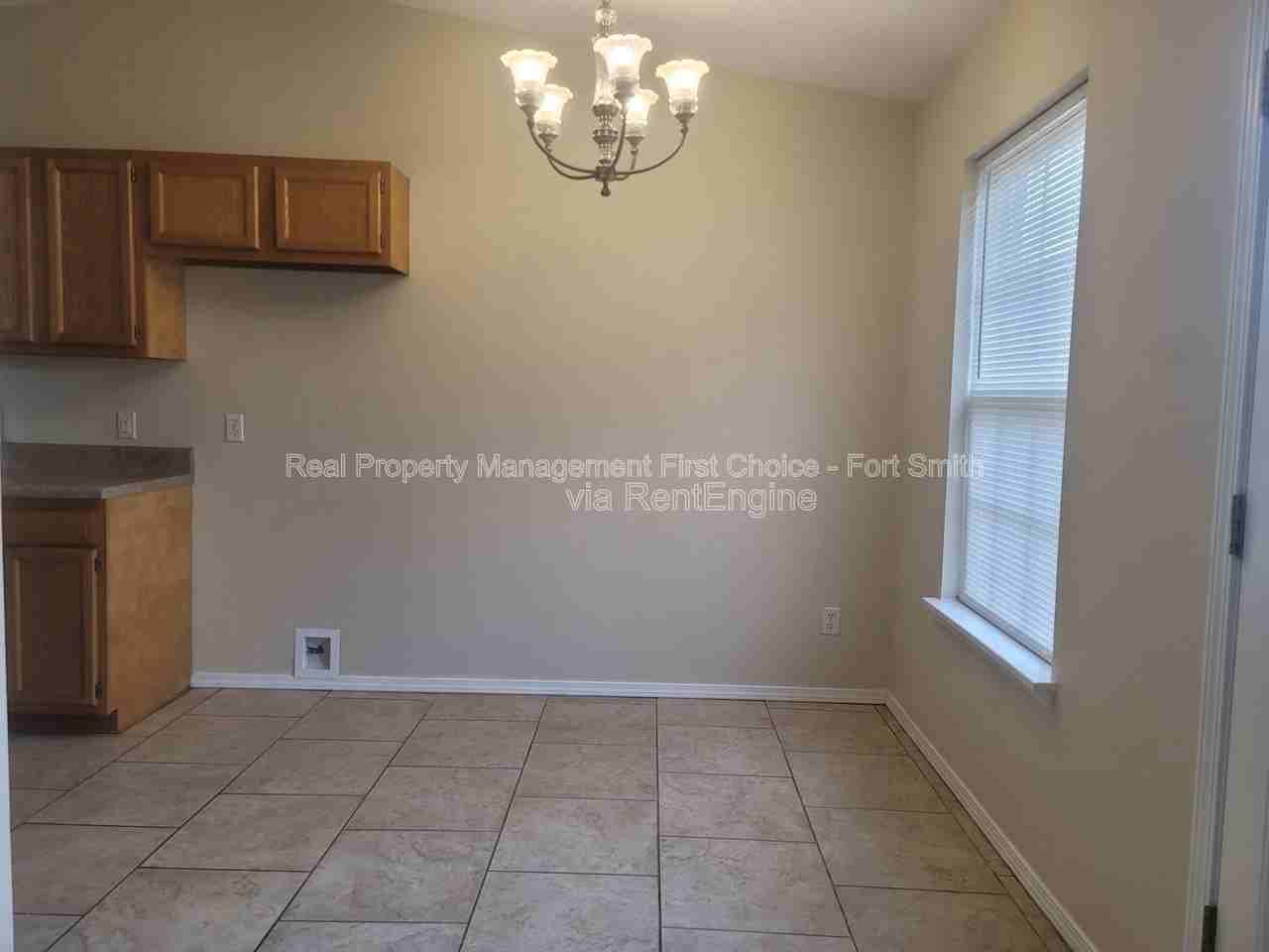 3802 Owen St - Photo 6 of 23