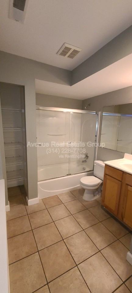 5360 Pershing Ave #6A - Photo 5 of 11