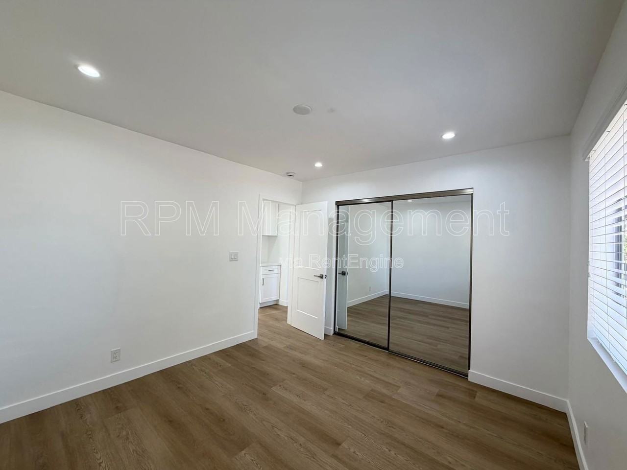 2336 34th St #1 - Photo 6 of 14