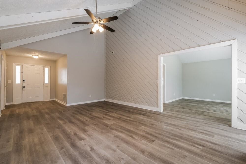 8983 Habersham Dr - Photo 4 of 16