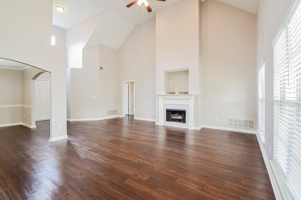 6300 Sandbourne E - Photo 6 of 17