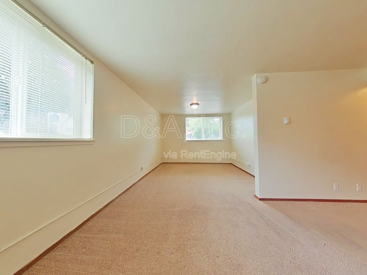 111 Nw 11th St #1 - Photo 2 of 7