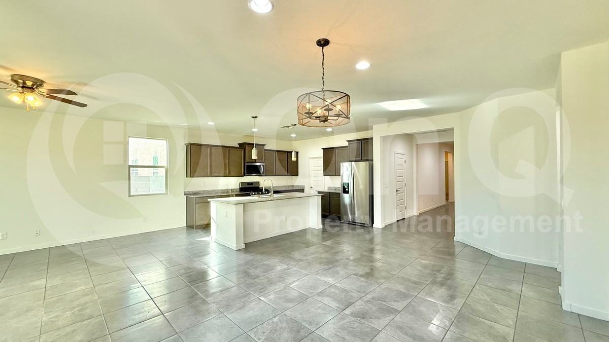 625 W Panola Dr - Photo 3 of 23