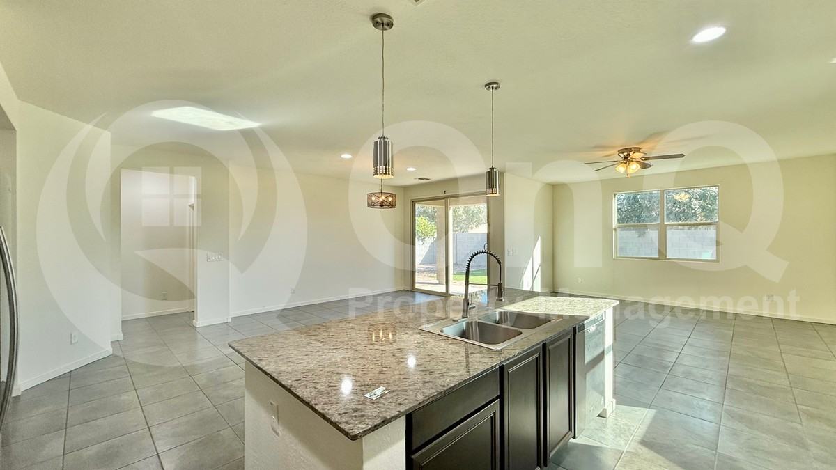 625 W Panola Dr - Photo 4 of 23