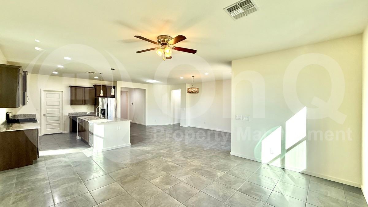 625 W Panola Dr - Photo 5 of 23