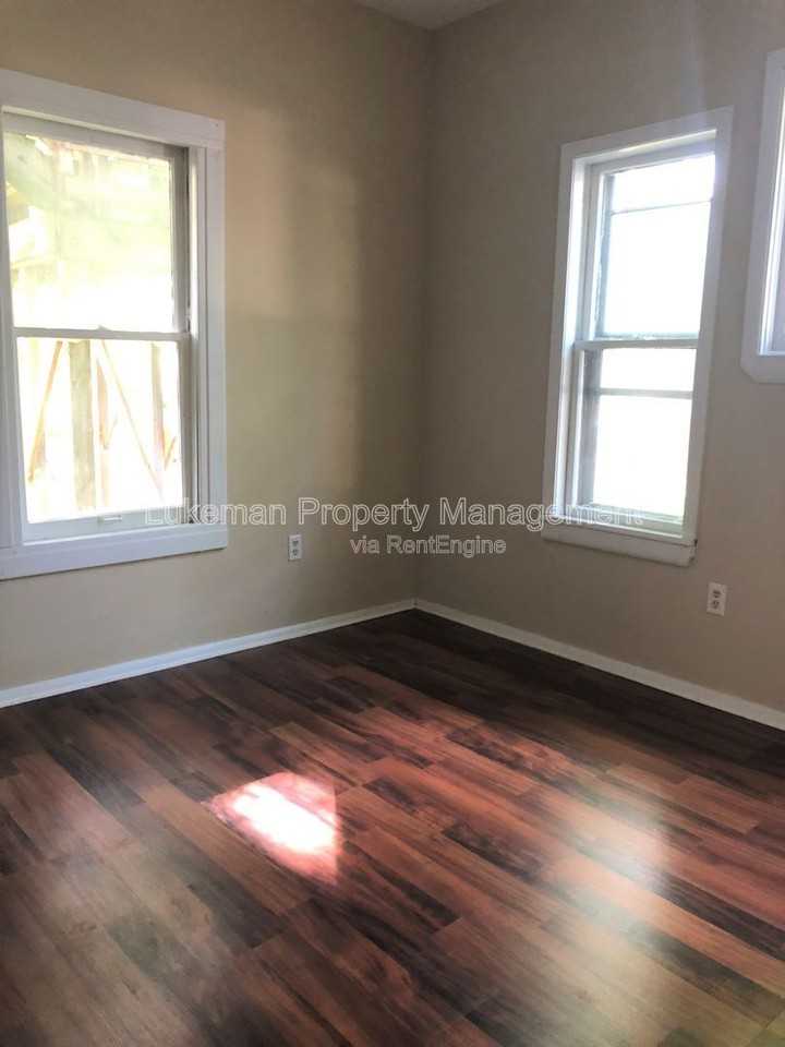 701 Davis St - Photo 5 of 23