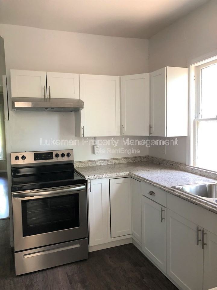 701 Davis St - Photo 6 of 23