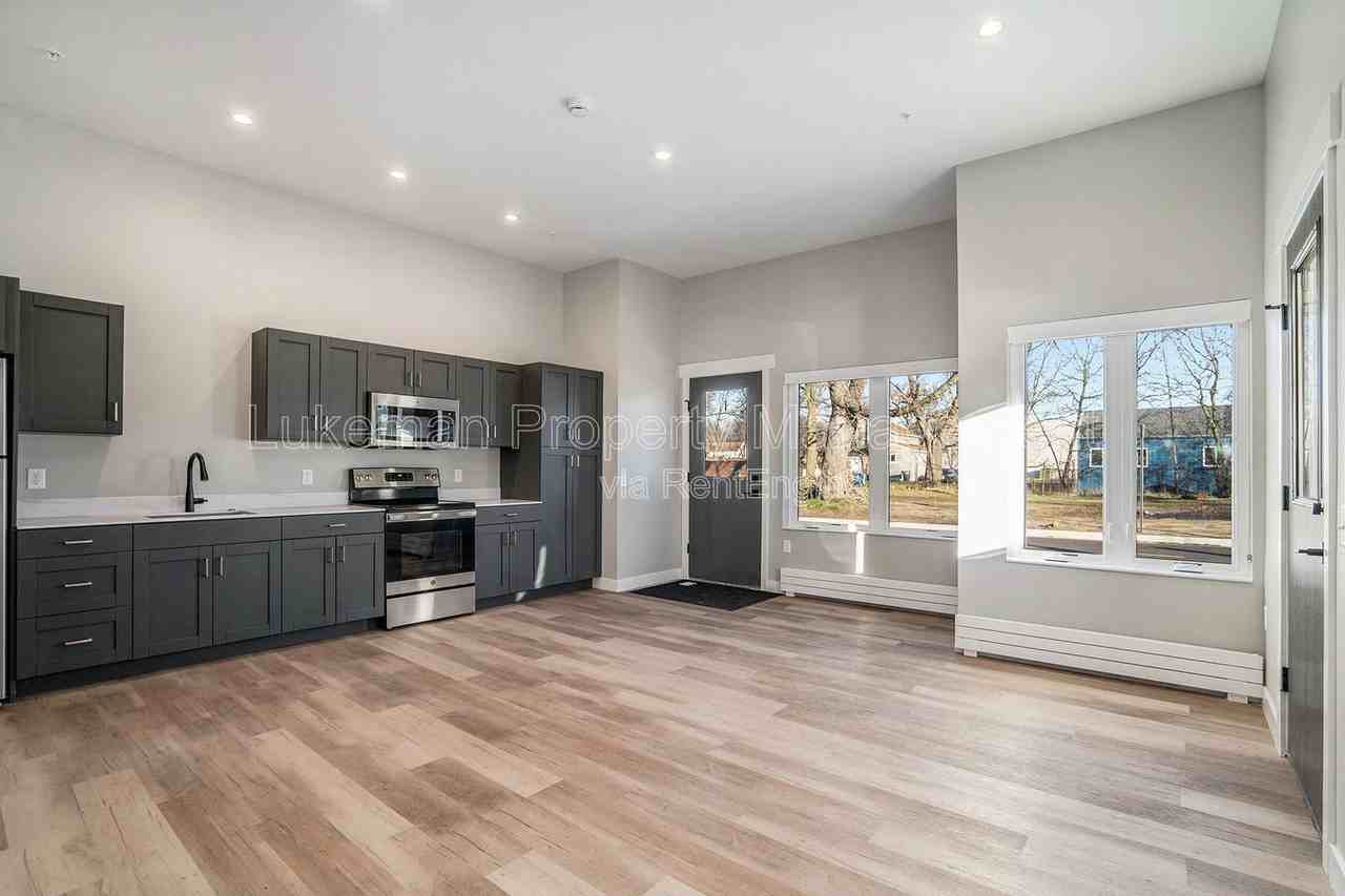 815 N Pitcher St #1 - Photo 2 of 20