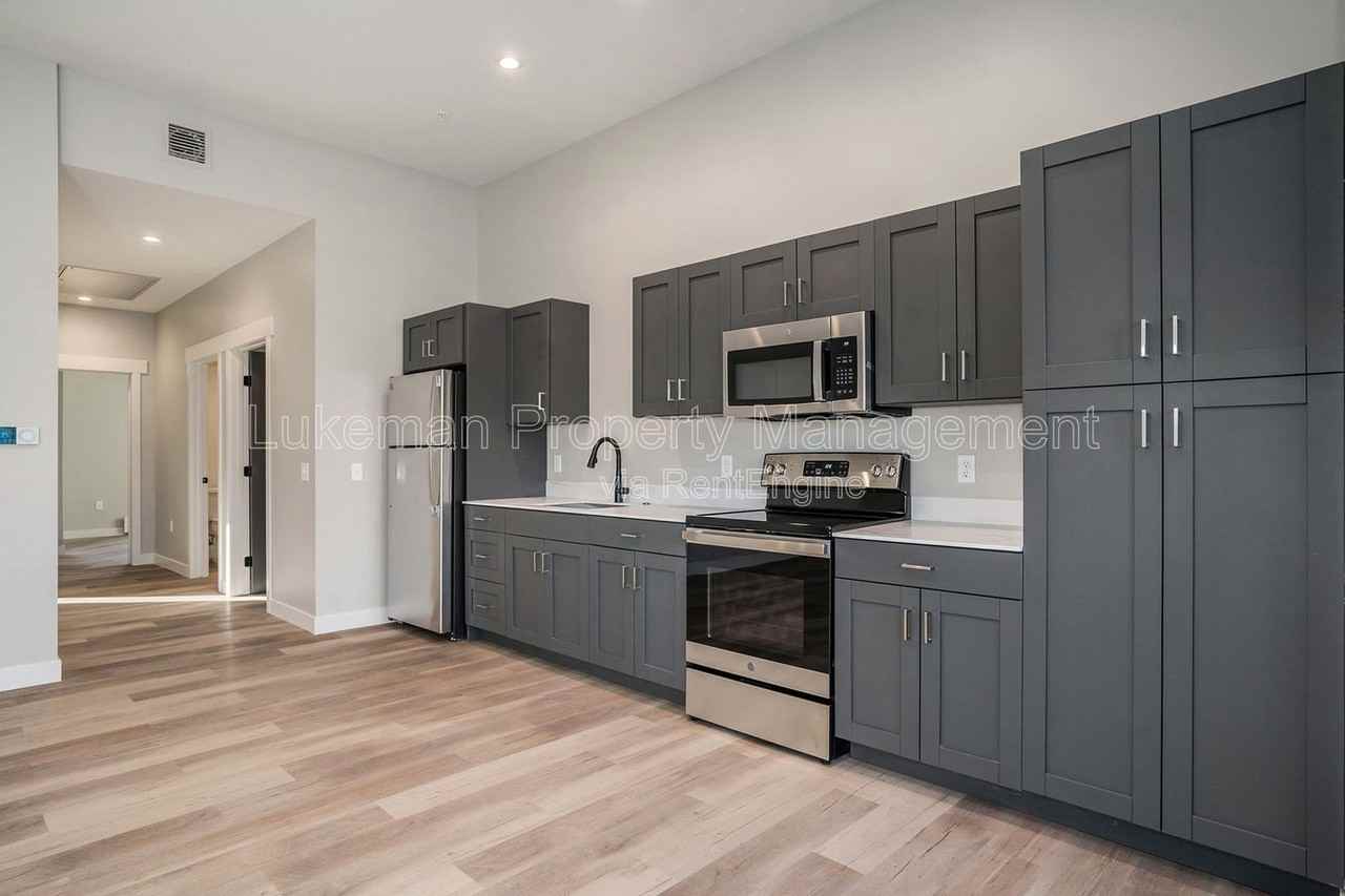 815 N Pitcher St #1 - Photo 3 of 20