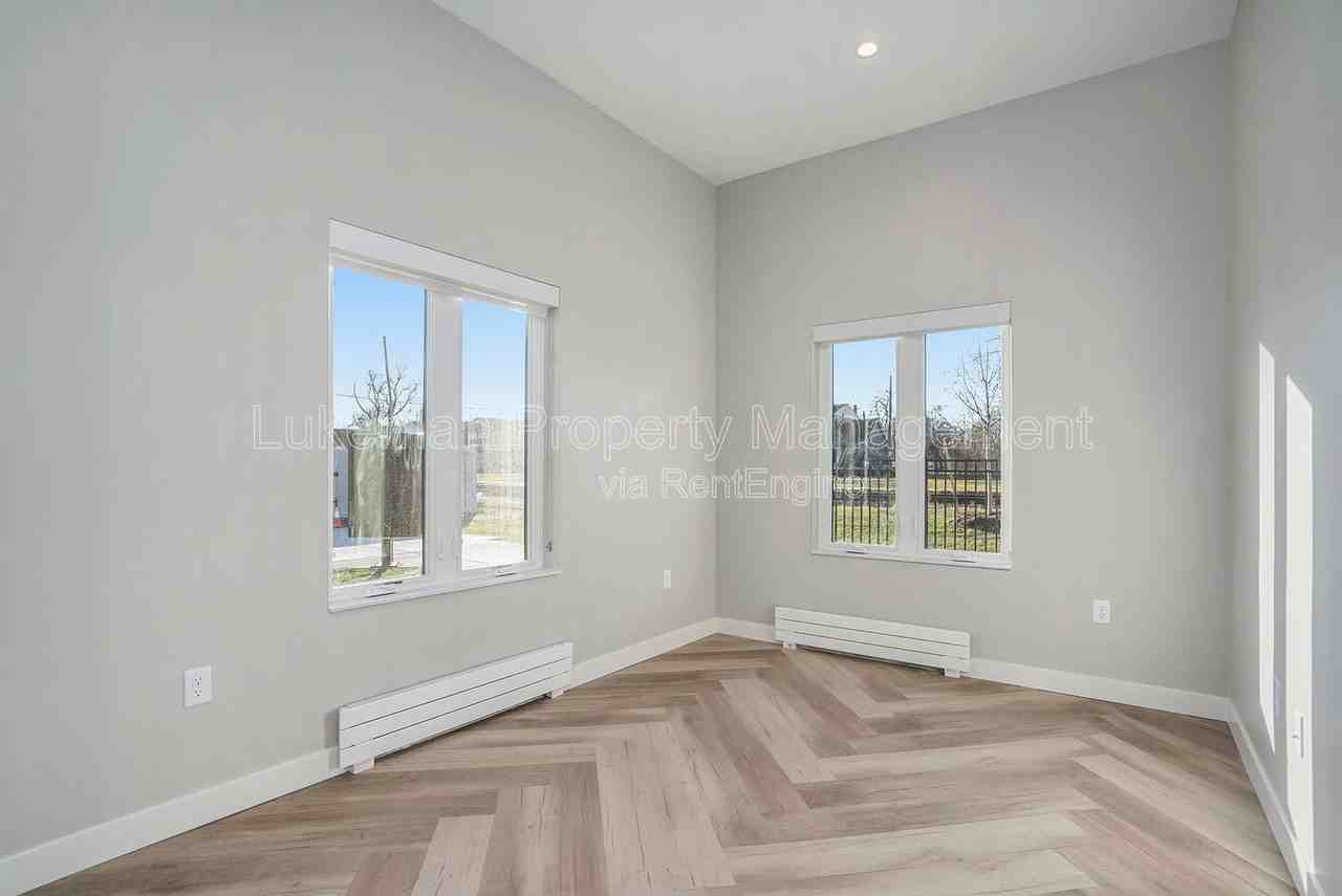 815 N Pitcher St #1 - Photo 6 of 20