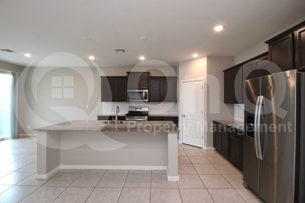 7043 E Gamebird Way - Photo 3 of 24