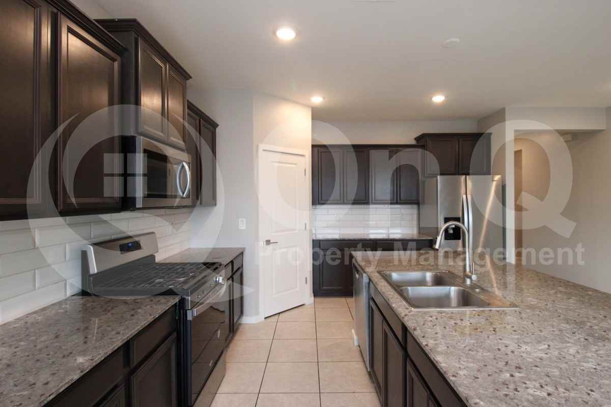 7043 E Gamebird Way - Photo 4 of 24