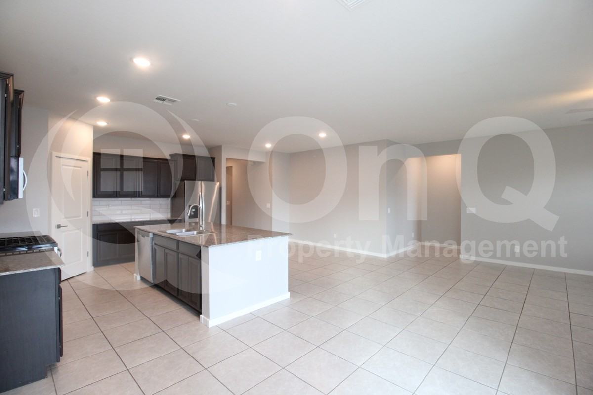 7043 E Gamebird Way - Photo 6 of 24