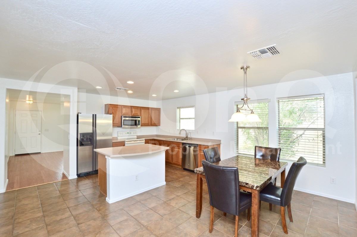 1922 E Patrick Ln - Photo 3 of 26