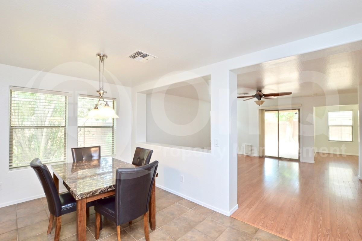 1922 E Patrick Ln - Photo 6 of 26