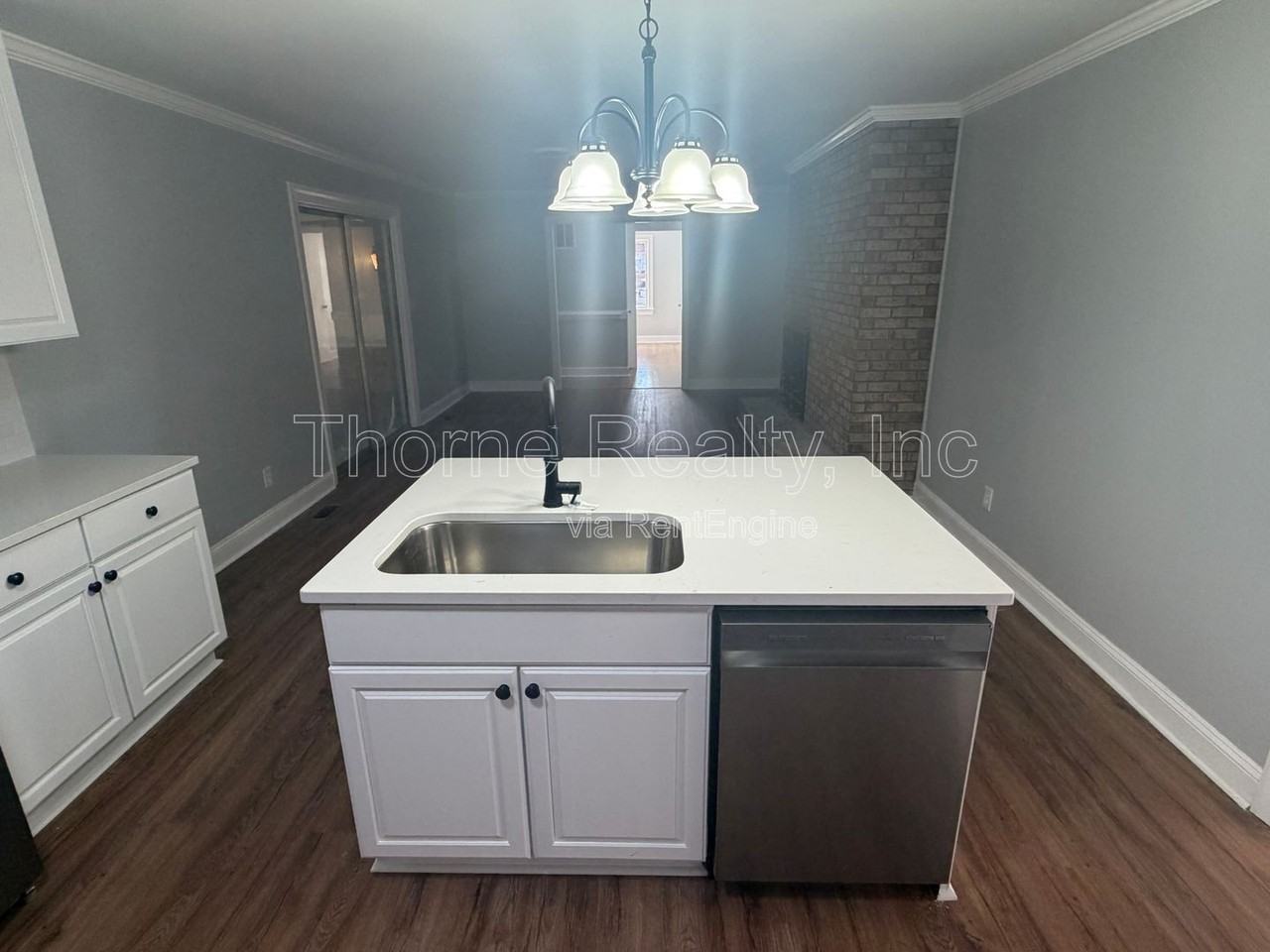 1600 King Cir - Photo 4 of 30