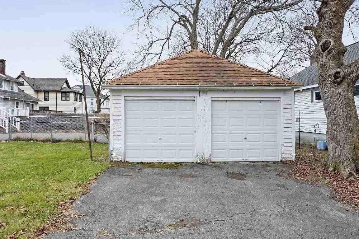 45 Jackson St - Photo 6 of 16