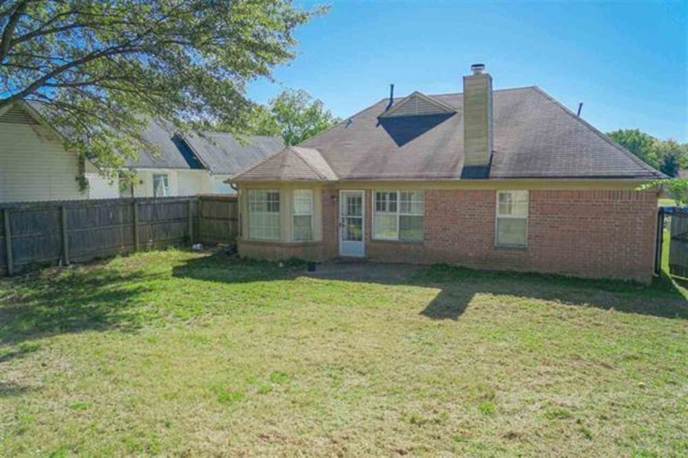 7938 Annes Cir - Photo 3 of 18