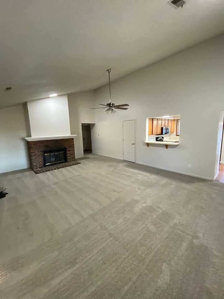 Rose Houses - Photo 4 of 12