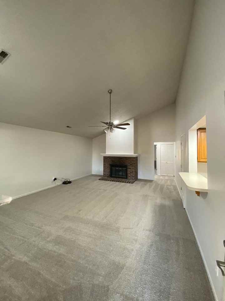 Rose Houses - Photo 5 of 12