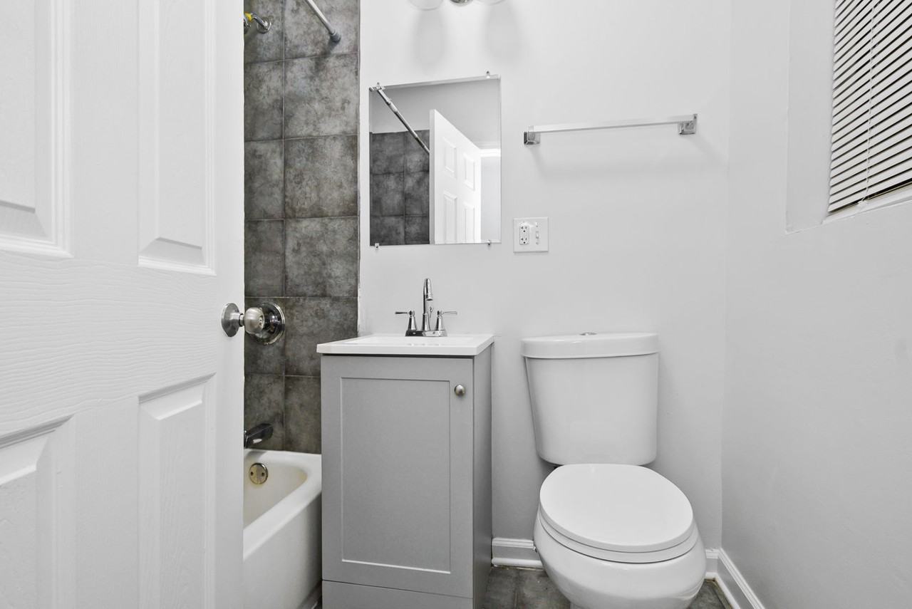 7525-33 S. Kingston Avenue - Photo 5 of 20