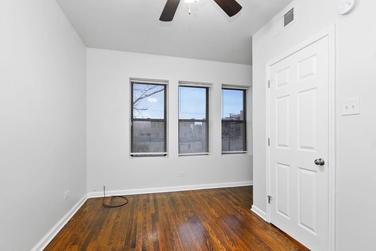 7525-33 S. Kingston Avenue - Photo 7 of 20