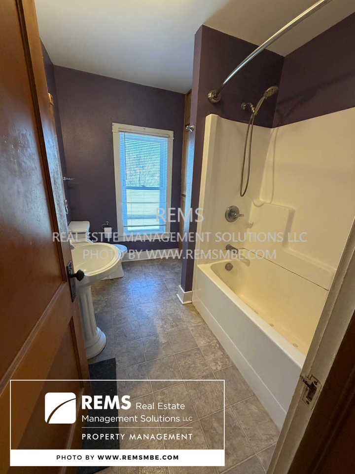 203 S Albert Ave - Photo 5 of 5