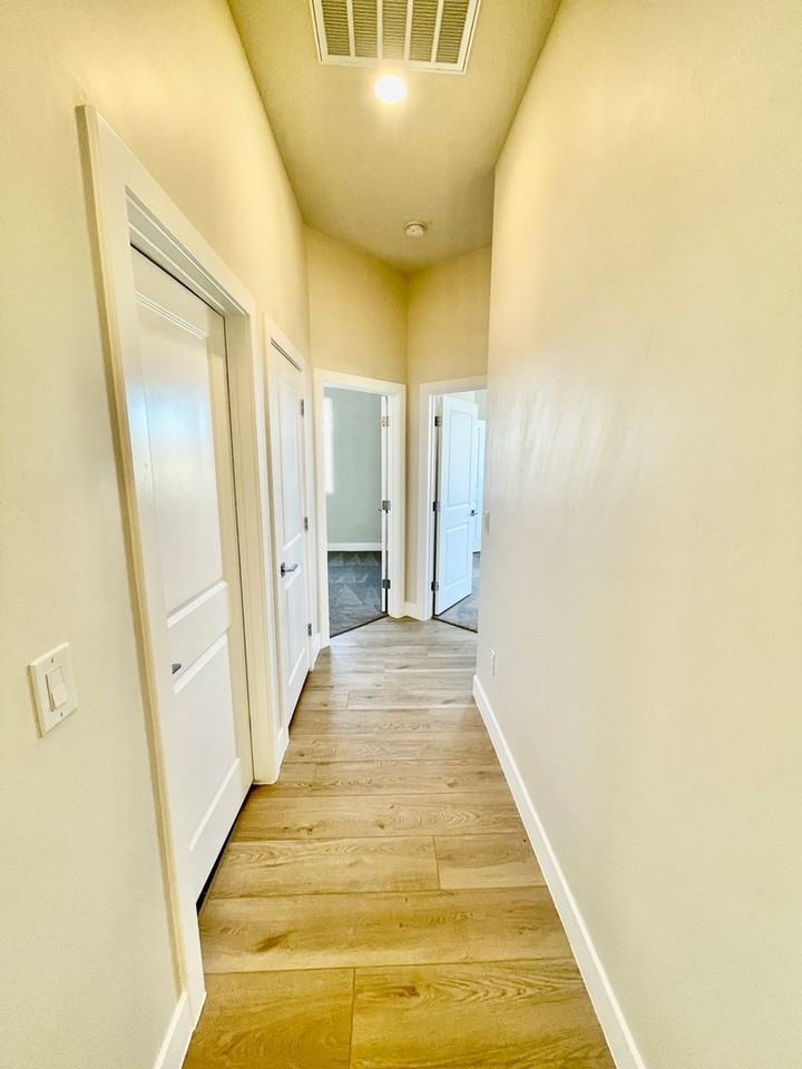 1436 E Centaurus Way - Photo 4 of 28