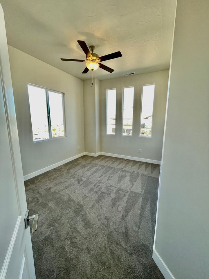 1436 E Centaurus Way - Photo 5 of 28