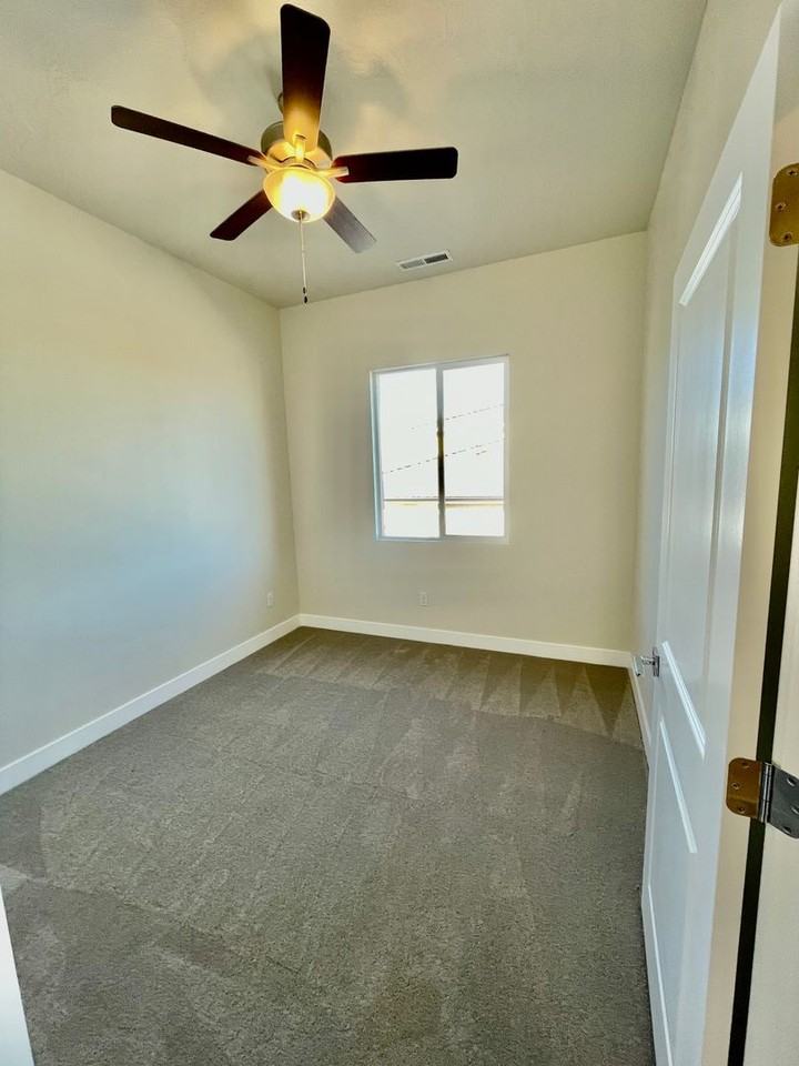 1436 E Centaurus Way - Photo 7 of 28