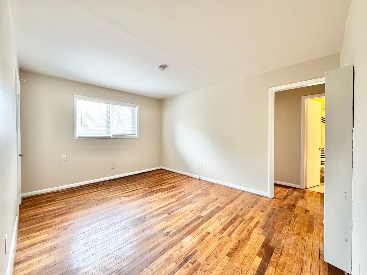 701 S Chapman St - Photo 3 of 11