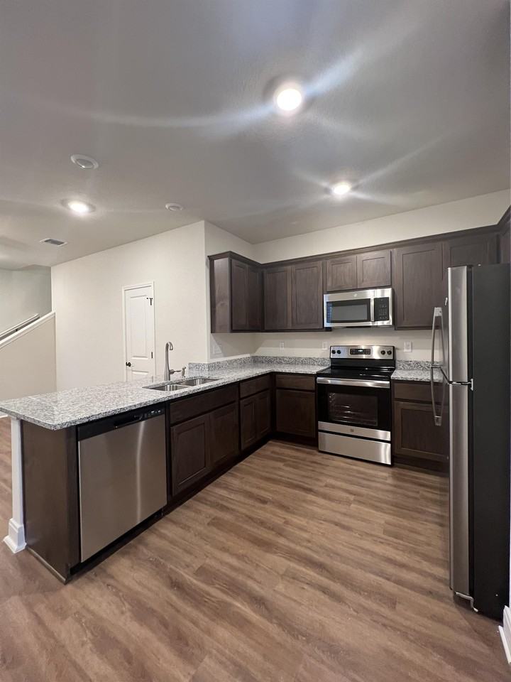 13851 Enzo Gate #101 - Photo 2 of 38