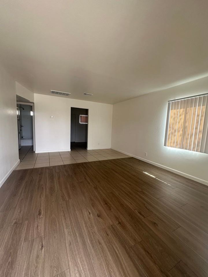 2804 Horace Mann Ct - Photo 2 of 8