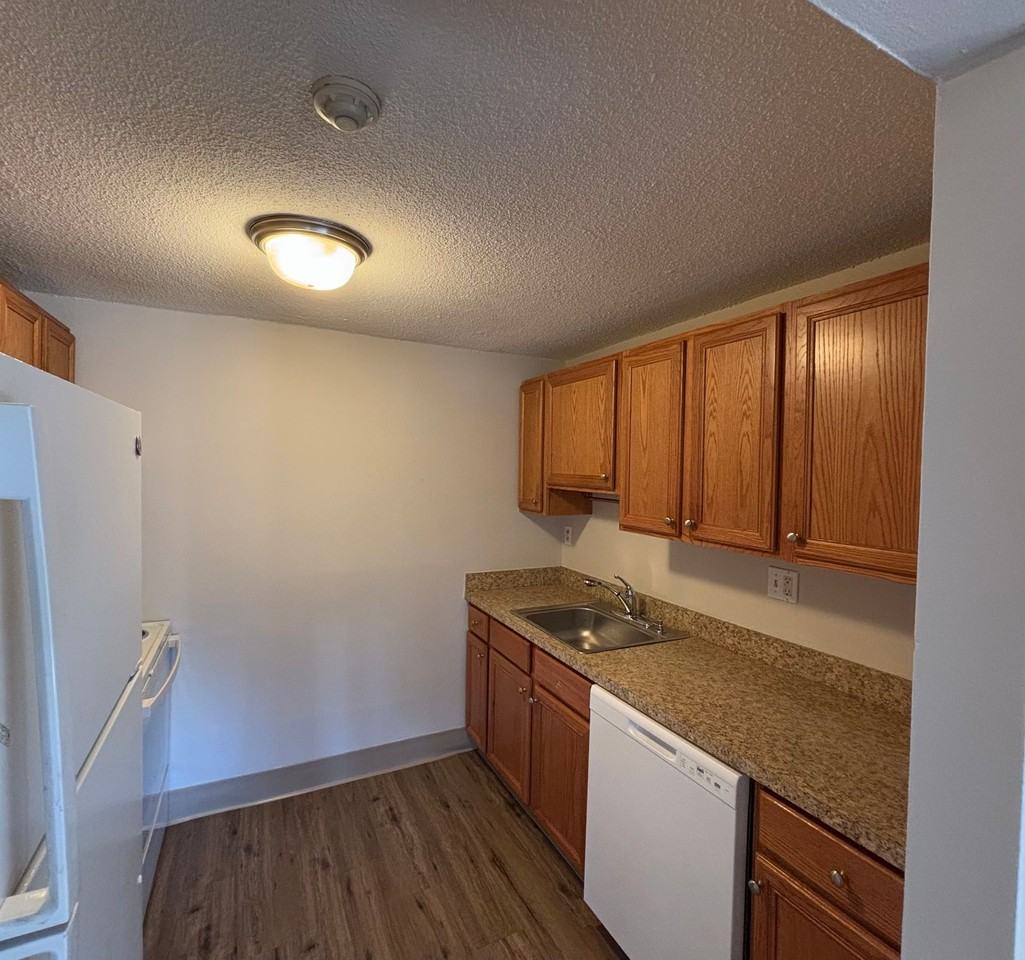 550 Walnut Street - Photo 3 of 26