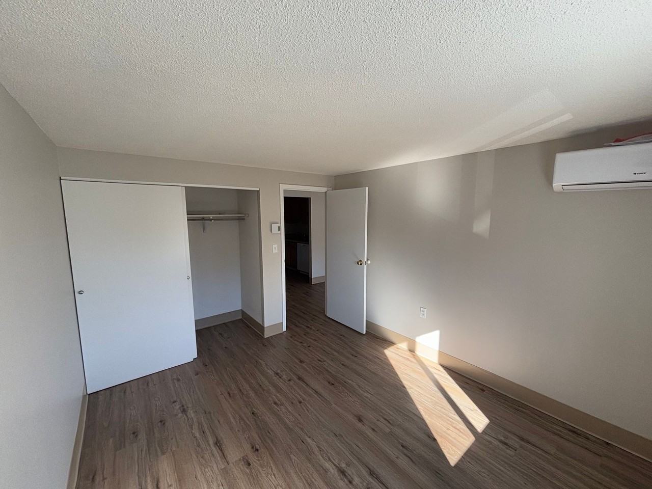 550 Walnut Street - Photo 5 of 26