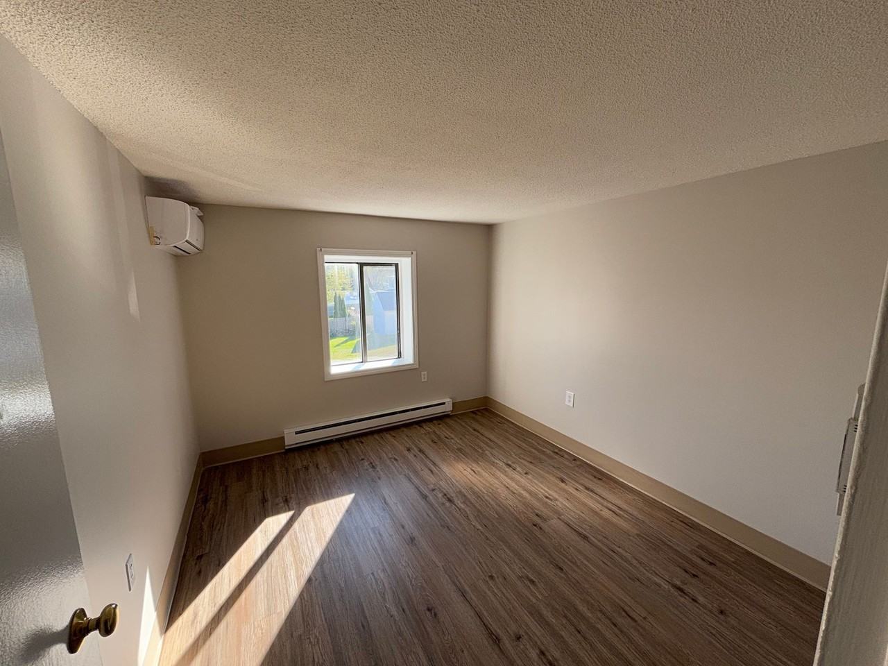 550 Walnut Street - Photo 6 of 26