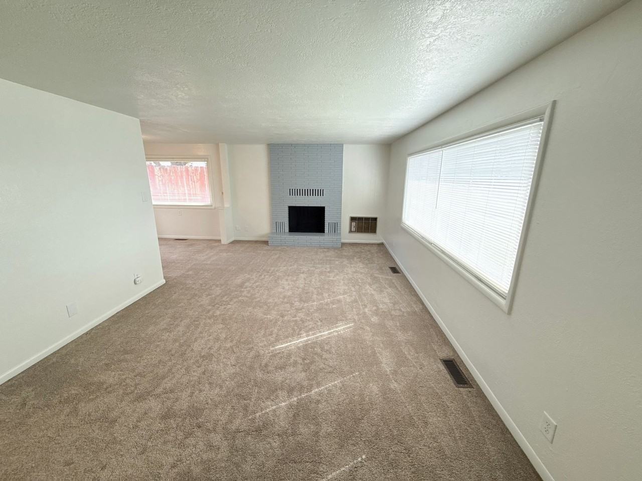 1875 Van Ness Ave - Photo 2 of 31