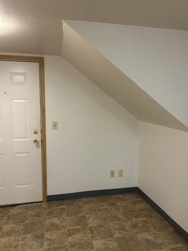 Oread Apartments - Photo 4 of 18