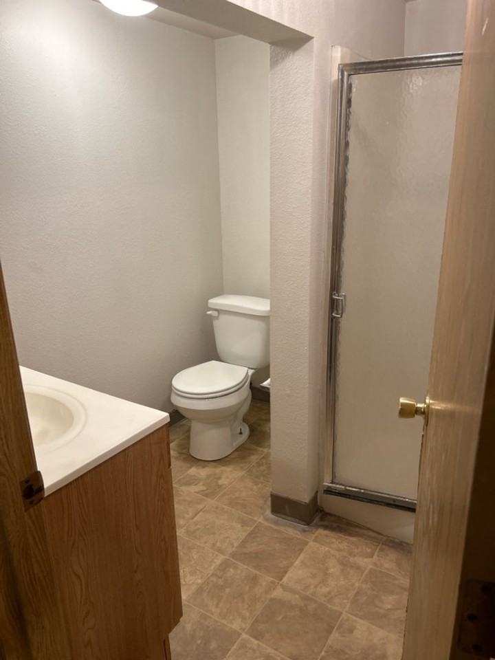 Oread Apartments - Photo 5 of 18