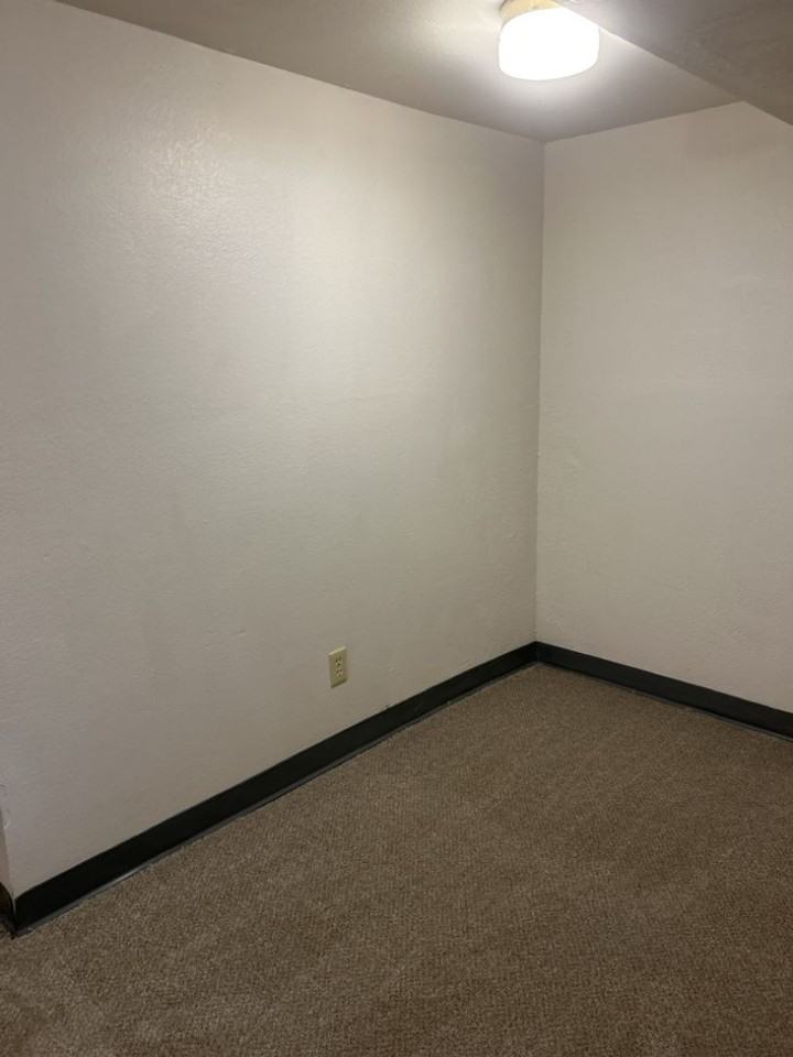 Oread Apartments - Photo 7 of 18