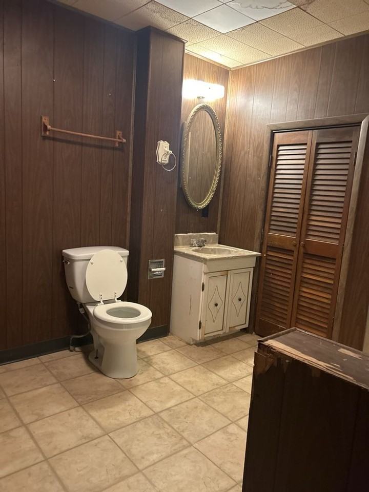 736 1/2 Massachusetts St - Photo 6 of 13