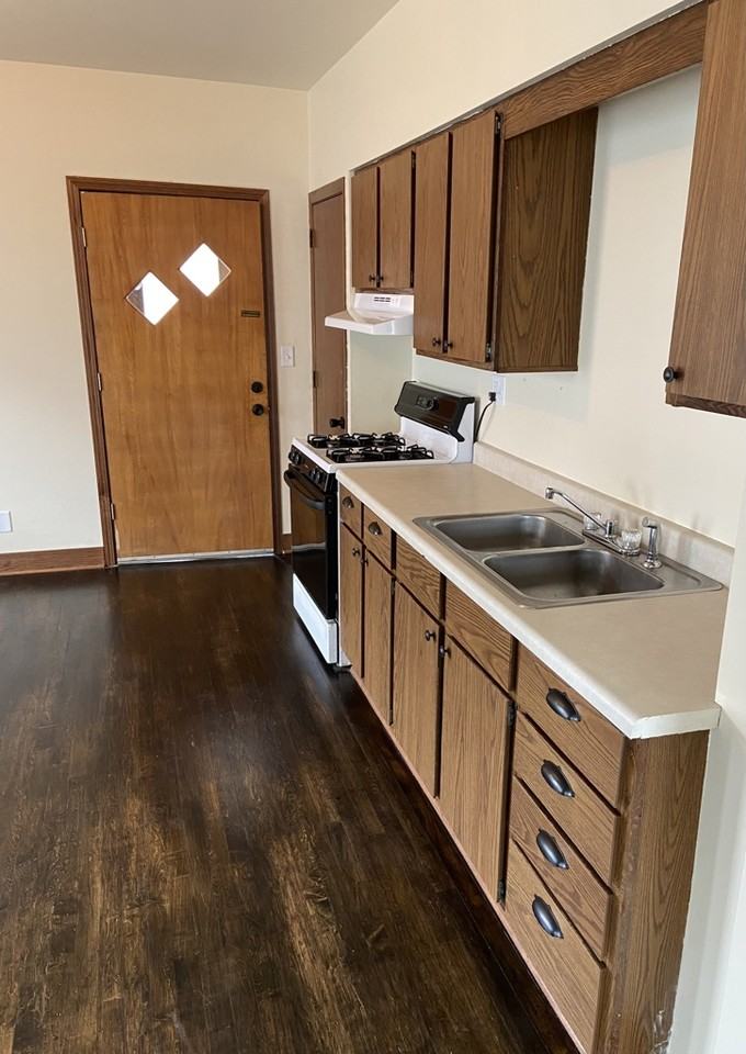 1922 Lasalle St - Photo 2 of 13