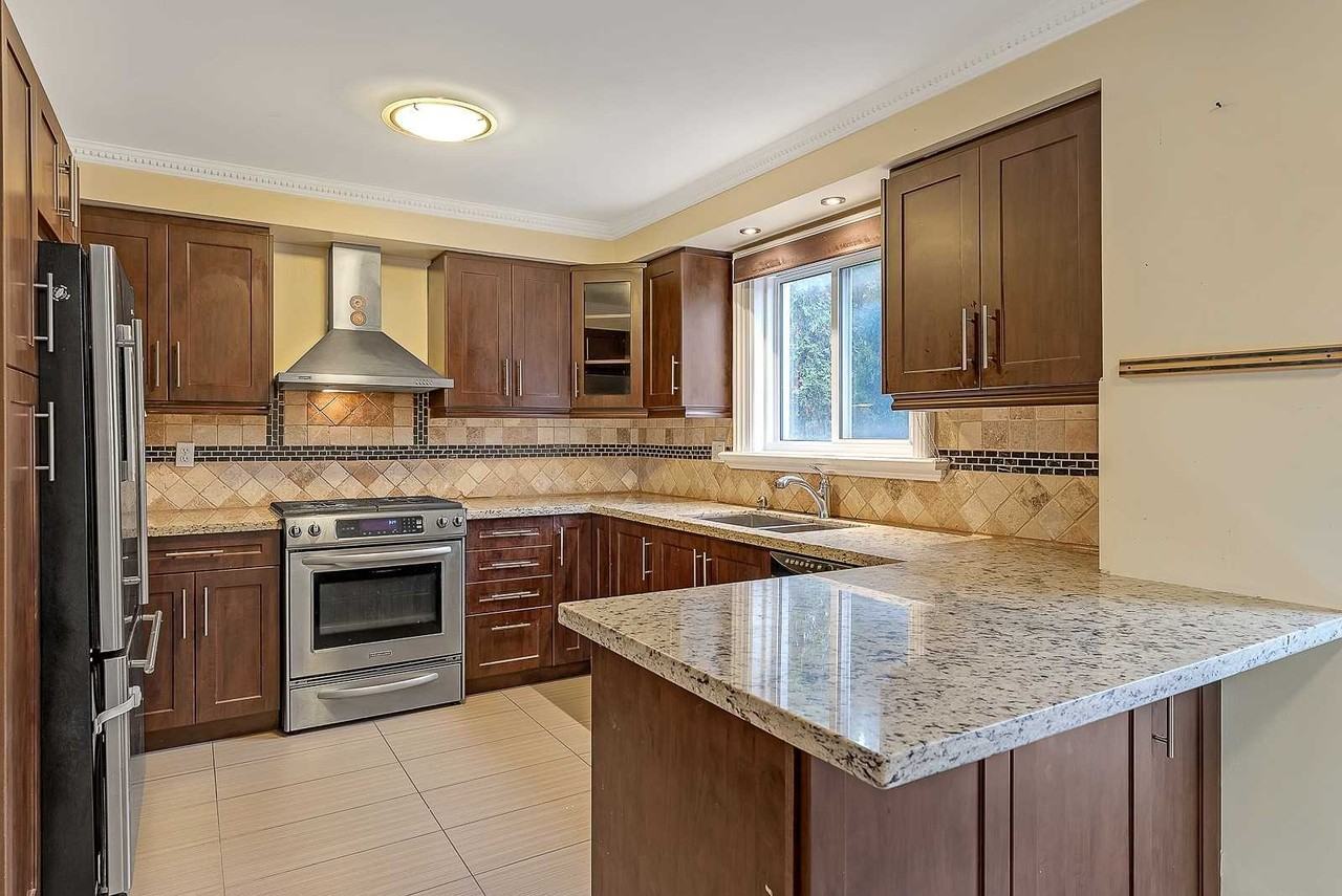 737 Guild Court - Photo 4 of 39