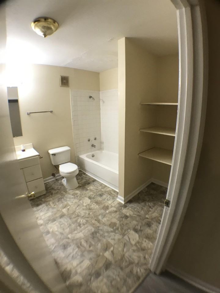 6809 Adrian Rd #B - Photo 4 of 7