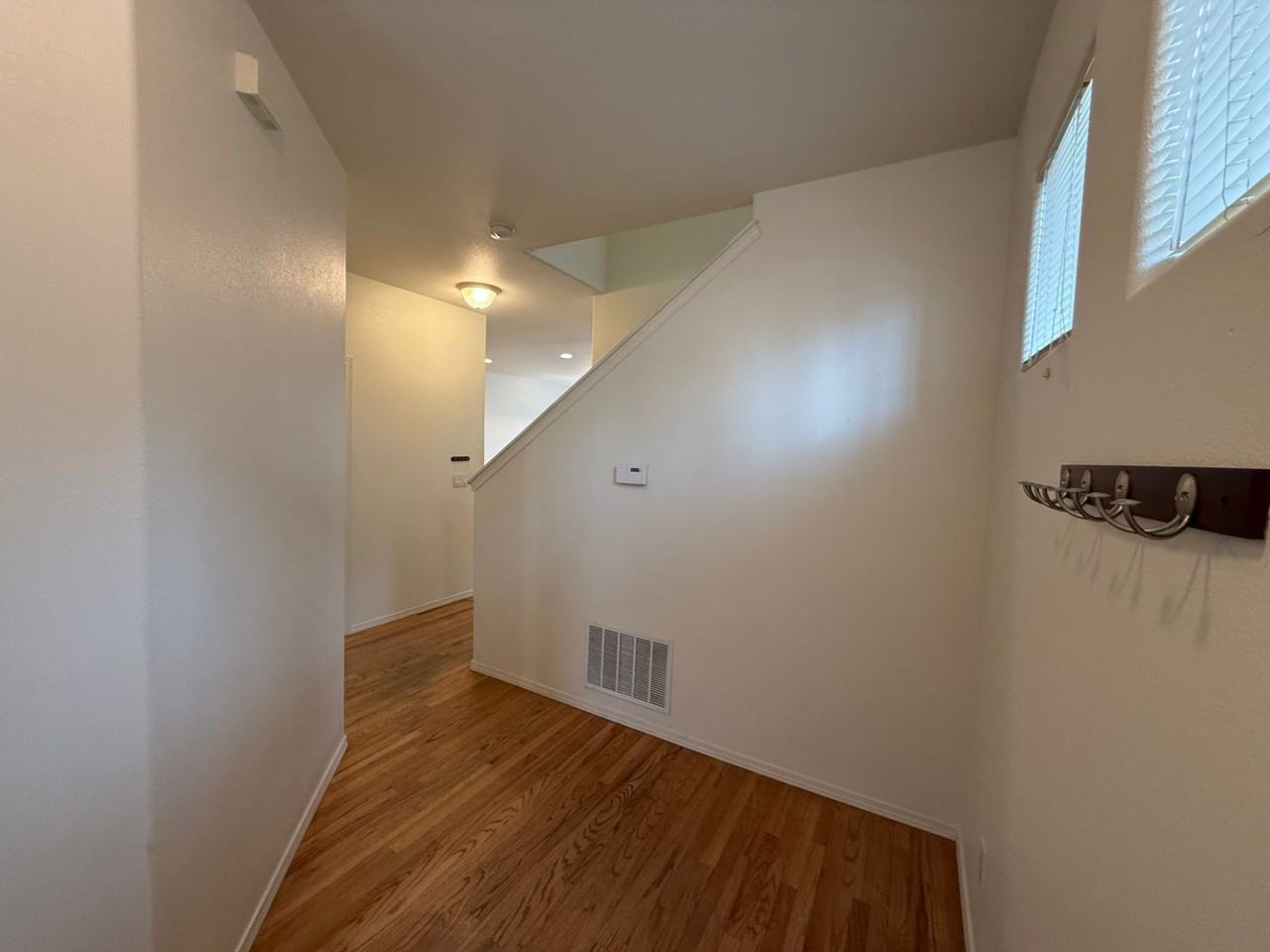 19572 Salmonberry Ct - Photo 2 of 27