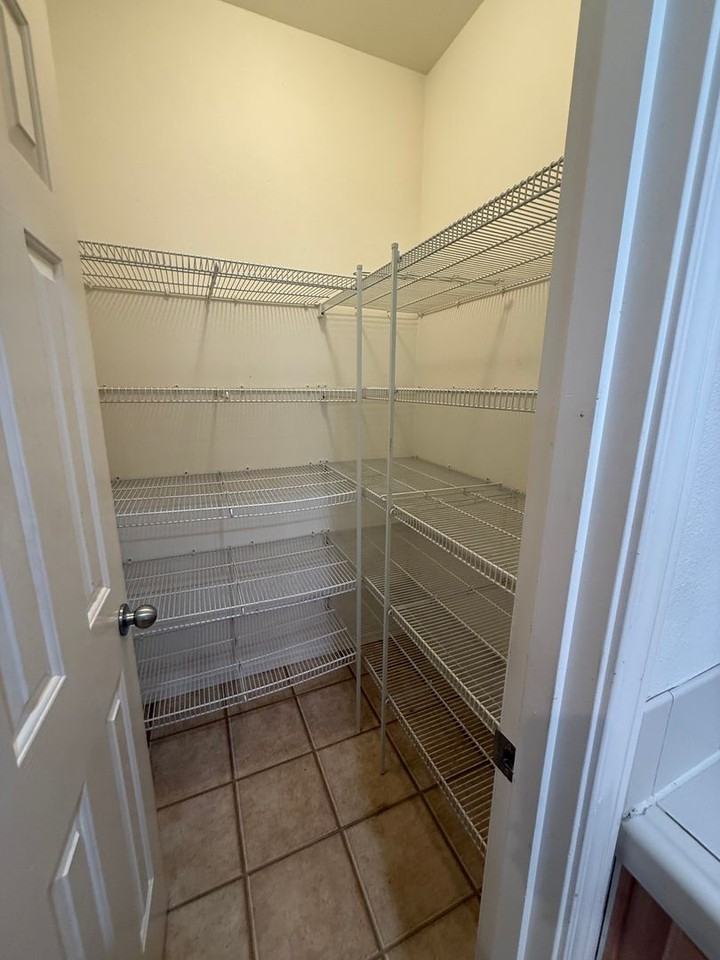 19572 Salmonberry Ct - Photo 7 of 27