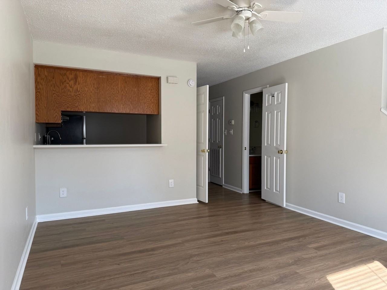 Tastefully Renovated 2BD/1.5BTH Home | 1 Month Free on a 13 - Photo 2 of 4